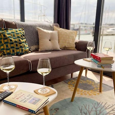 Yarmouth Waterlodge Floating Apartments 2 Exteriör bild