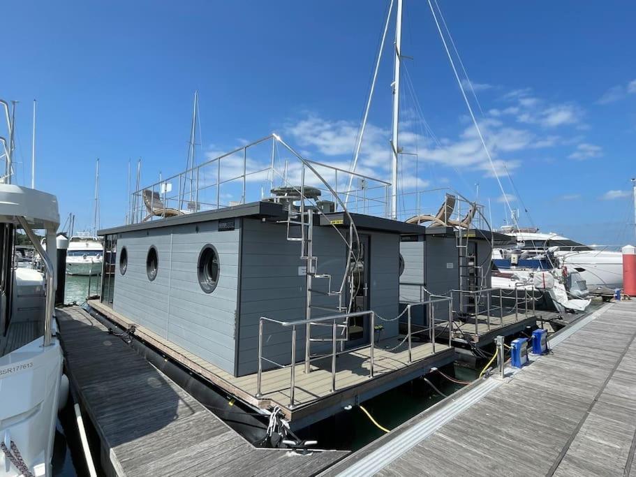 Yarmouth Waterlodge Floating Apartments 2 Exteriör bild